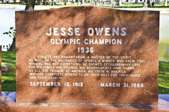 When did jesse owens die?