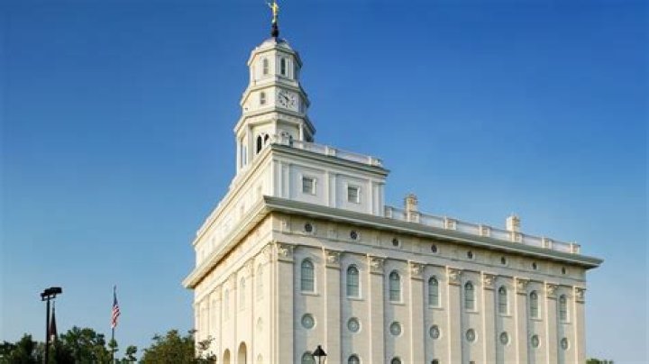 When was the nauvoo temple announced?