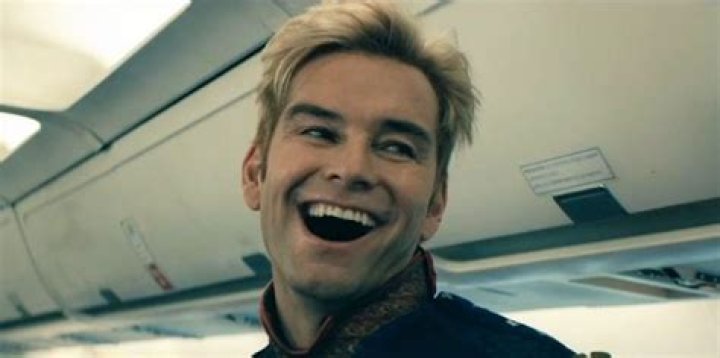 Where did chace crawford grew up?