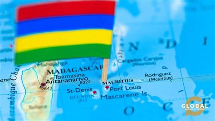 Where do mauritians originate from?