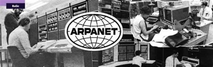 Which agency laid the foundation for the beginning of internet?