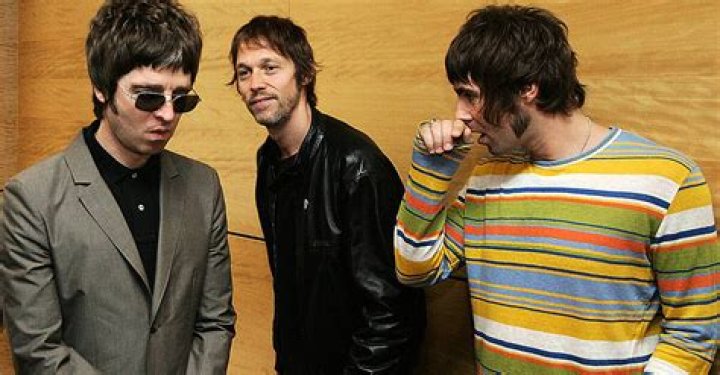 Which gallagher brother is older?