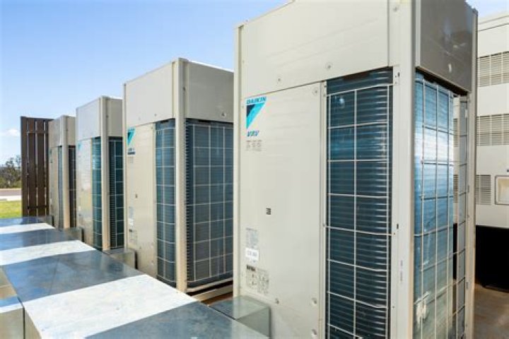 Which is better daikin or carrier?