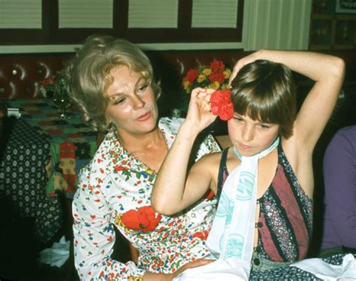 Who's tatum o'neal's mother?