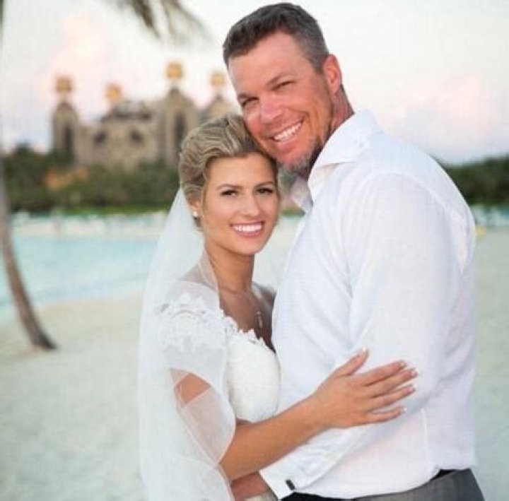Who is chipper jones wife?