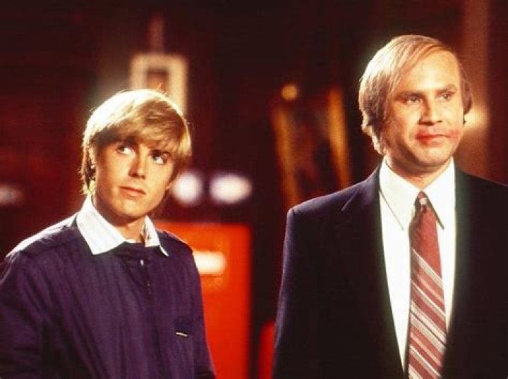 Who killed mona dearly?