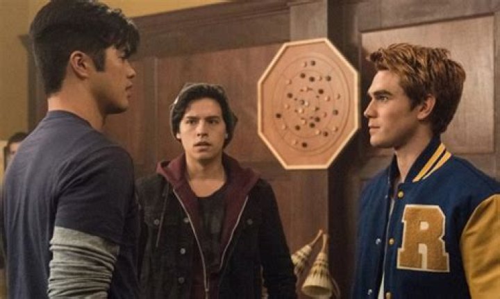 Who plays reggie in riverdale?