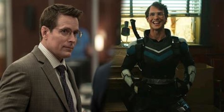 Who plays vigilante in arrow season 5?