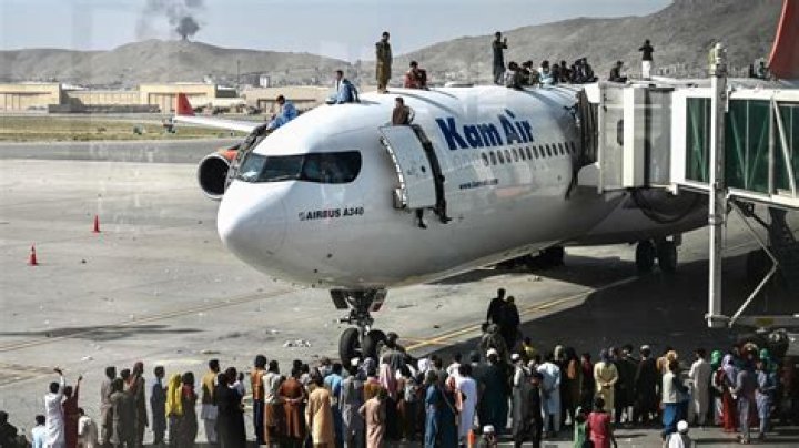 Whos in control of kabul airport?