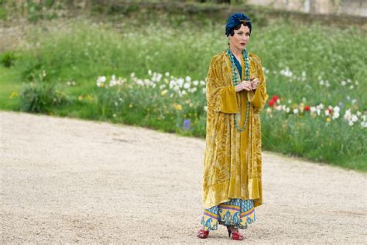 Why did amanda mealing leaving casualty?