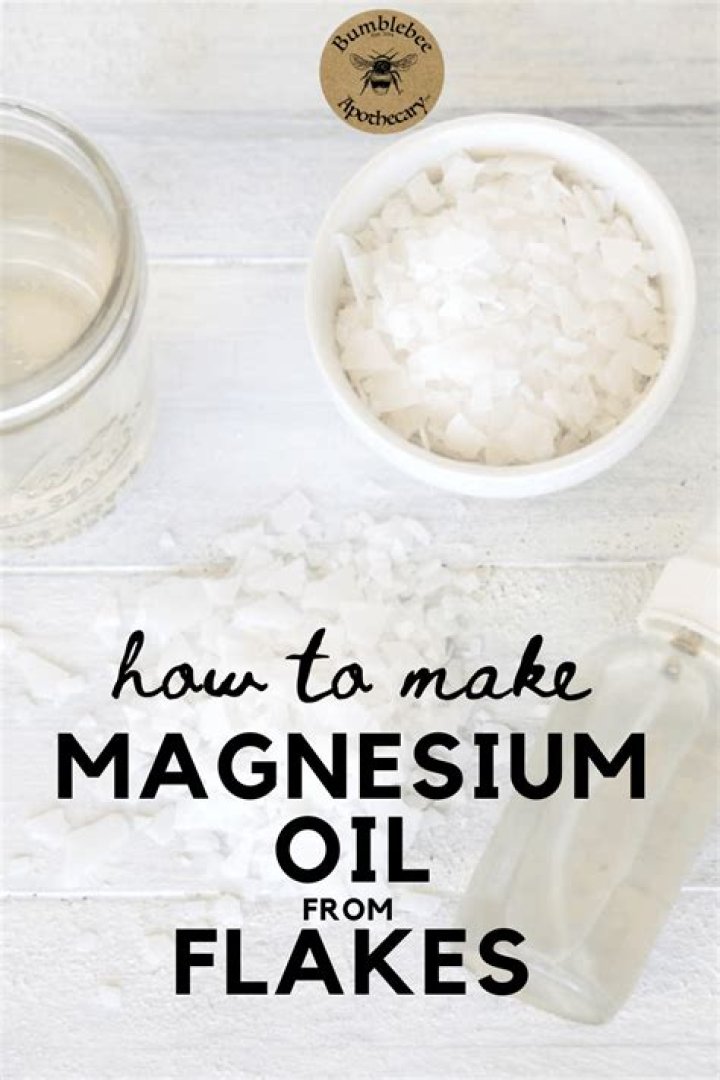 Will magnesium flakes dissolve in oil?