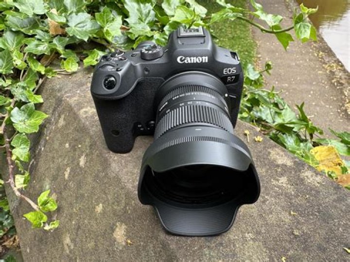 Will sigma lens fit canon?